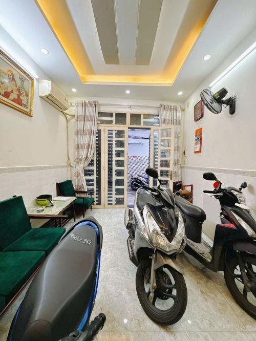 Nhà phố 61m², 3 tầng BTCT, đối diện Big C, Quận 10, giá chỉ 8 tỷ 5.
